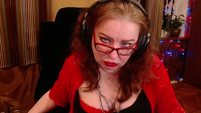 Snapshot of Miss_Tress chatting on 8, 10, 2025 Miss Tress online show from 8, 10, 2025