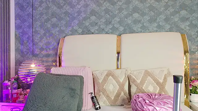 SenniaBella online show from 2, 2, 2026