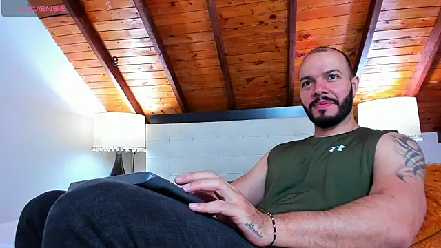 Snapshot of Tom_Bailey chatting on 12, 9, 2025 Tom Bailey online show from 12, 9, 2025