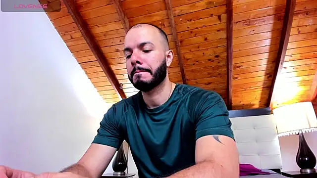 Tom Bailey online show from 8, 11, 2025