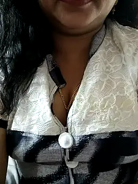 cuteyqueen online show from 13, 1, 2025