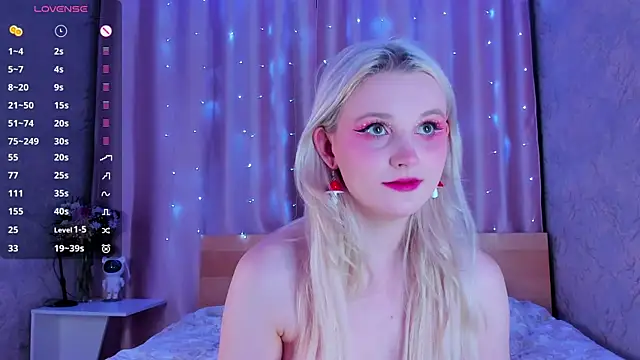 Snapshot of SweeteRose_Royce chatting on 10, 2, 2025 SweeteRose Royce online show from 10, 2, 2025