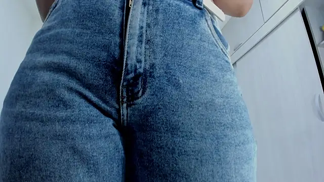 Snapshot of Amelia_Debora_Antonella chatting on 3, 3, 2026 Amelia Debora Antonella online show from 3, 3, 2026