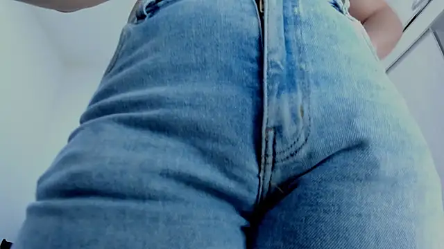 Snapshot of Amelia_Debora_Antonella chatting on 15, 3, 2026 Amelia Debora Antonella online show from 15, 3, 2026