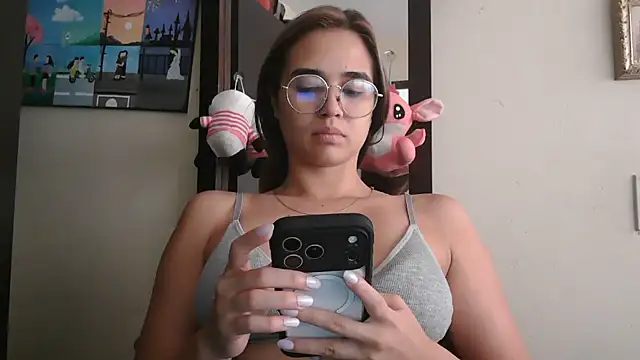 Snapshot of trianabell chatting on 9, 6, 2026 trianabell online show from 9, 6, 2026