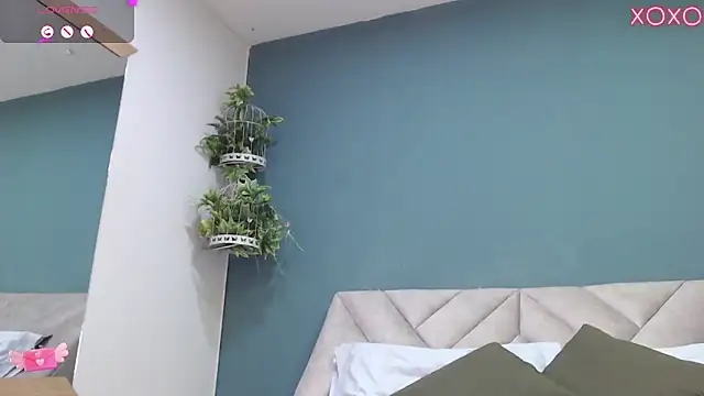 SharisWillian online show from 10, 10, 2025