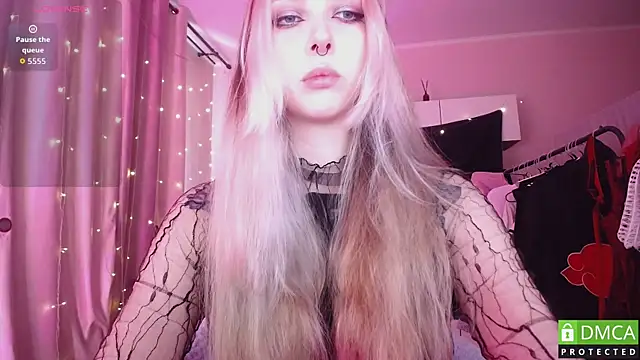 JustMeowGirl online show from 15, 6, 2026