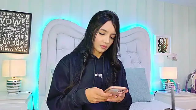 MiaSweeths online show from 9, 10, 2025