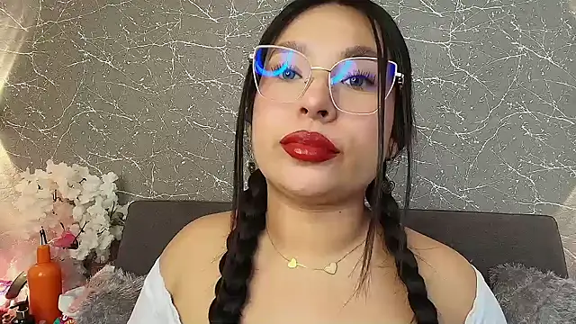 Snapshot of mia_roux13 chatting on 30, 1, 2025 mia roux13 online show from 30, 1, 2025