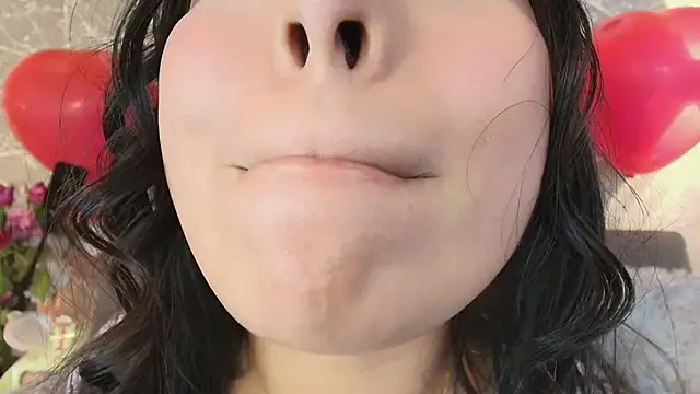 Snapshot of mia_roux13 chatting on 16, 2, 2025 mia roux13 online show from 16, 2, 2025