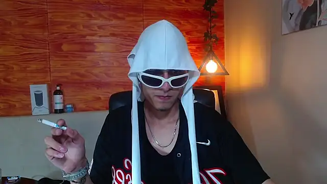 Bastiaan 28 online show from 12, 2, 2025