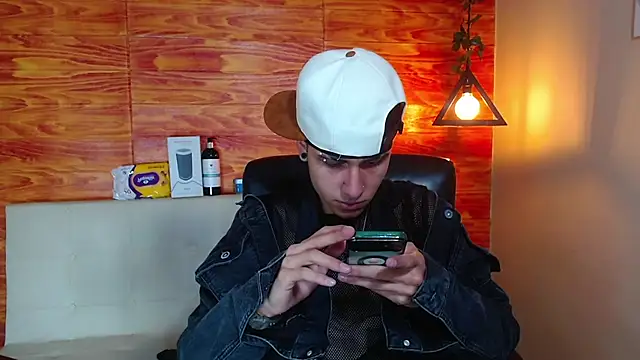 Bastiaan 28 online show from 14, 2, 2025