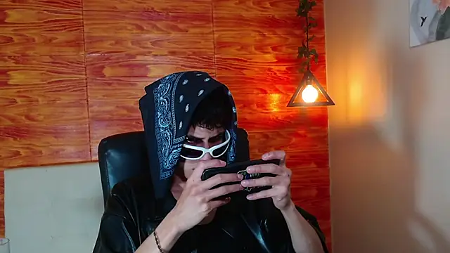 Bastiaan 28 online show from 17, 2, 2025