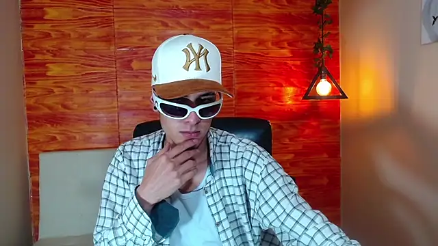 Bastiaan 28 online show from 21, 2, 2025