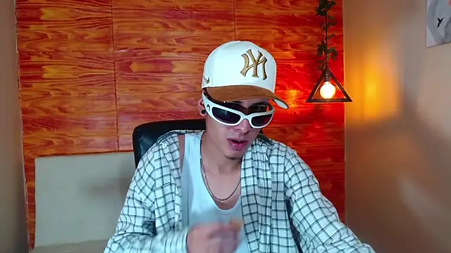 Bastiaan 28 online show from 21, 2, 2025