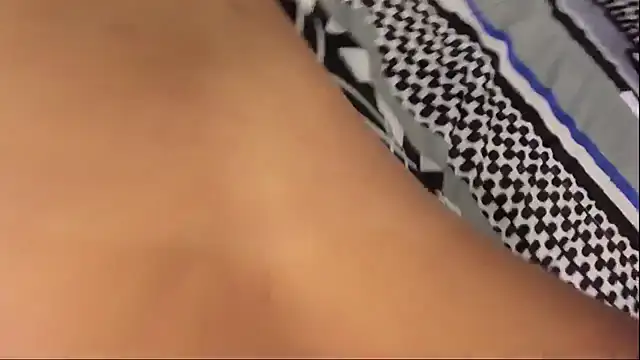 Snapshot of Valentine_petite1 chatting on 13, 10, 2025 Valentine petite1 online show from 13, 10, 2025