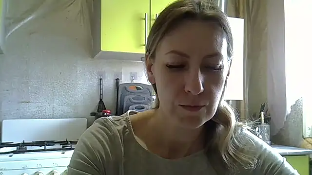 Snapshot of AshleyXHoney chatting on 6, 5, 2026 AshleyXHoney online show from 6, 5, 2026