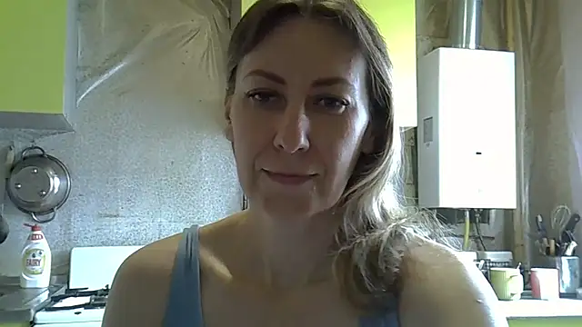Snapshot of AshleyXHoney chatting on 5, 6, 2026 AshleyXHoney online show from 5, 6, 2026