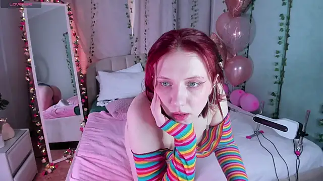 Snapshot of Love_is_Lola chatting on 21, 2, 2025 Love is Lola online show from 21, 2, 2025