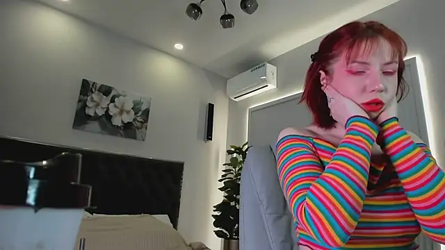Snapshot of Love_is_Lola chatting on 14, 3, 2025 Love is Lola online show from 14, 3, 2025
