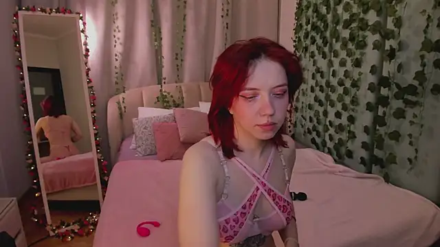 Love is Lola online show from 16, 12, 2025