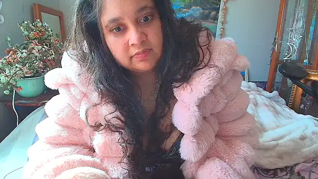 MelanieFawker online show from 4, 3, 2025