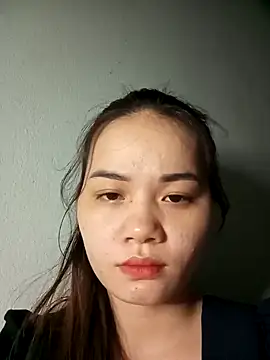 Snapshot of Ngoc-Trinh chatting on 7, 12, 2024 Ngoc-Trinh online show from 7, 12, 2024