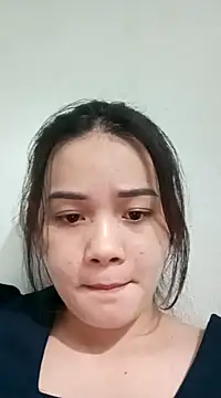 Snapshot of Ngoc-Trinh chatting on 11, 12, 2024 Ngoc-Trinh online show from 11, 12, 2024