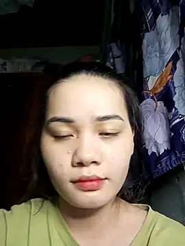Snapshot of Ngoc-Trinh chatting on 14, 12, 2024 Ngoc-Trinh online show from 14, 12, 2024