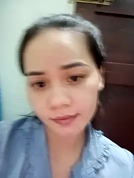 Snapshot of Ngoc-Trinh chatting on 5, 1, 2025 Ngoc-Trinh online show from 5, 1, 2025
