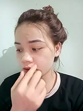 Snapshot of Ngoc-Trinh chatting on 16, 1, 2025 Ngoc-Trinh online show from 16, 1, 2025