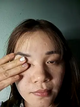 Snapshot of Ngoc-Trinh chatting on 31, 1, 2025 Ngoc-Trinh online show from 31, 1, 2025