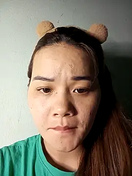 Snapshot of Ngoc-Trinh chatting on 16, 2, 2025 Ngoc-Trinh online show from 16, 2, 2025