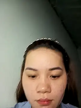 Snapshot of Ngoc-Trinh chatting on 19, 2, 2025 Ngoc-Trinh online show from 19, 2, 2025