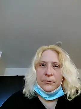 Snapshot of Icedcoffee2024 chatting on 4, 4, 2026 Icedcoffee2024 online show from 4, 4, 2026
