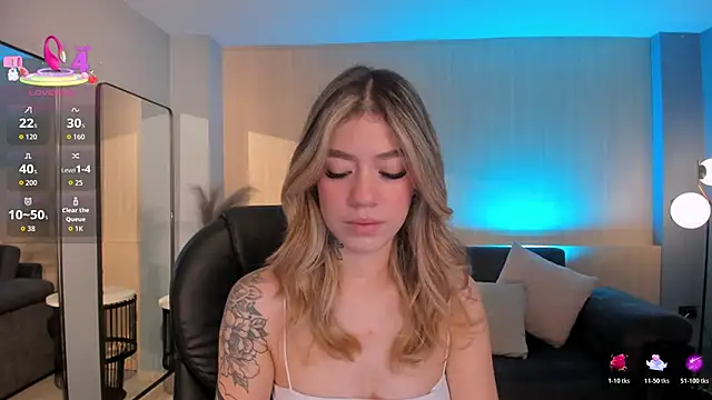 ViolettHansson online show from 8, 11, 2025