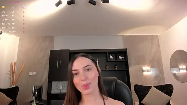 Snapshot of AliceHarper_ chatting on 4, 1, 2025 AliceHarper online show from 4, 1, 2025