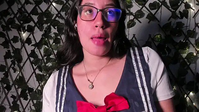 CoralineSanchez online show from 2, 12, 2025