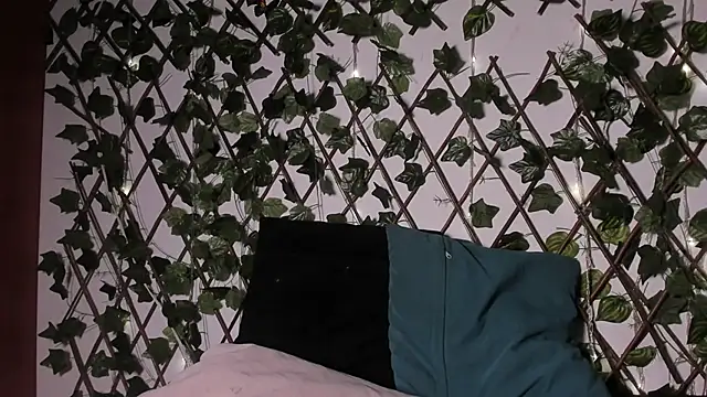 CoralineSanchez online show from 19, 12, 2025