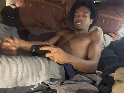 SlimeCrownzOut5 online show from 2, 3, 2026