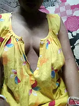 Snapshot of Bengoli--bhabhi chatting on 3, 3, 2025 Bengoli--bhabhi online show from 3, 3, 2025