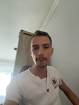 Snapshot of elatus0206 chatting on 26, 10, 2025 elatus0206 online show from 26, 10, 2025