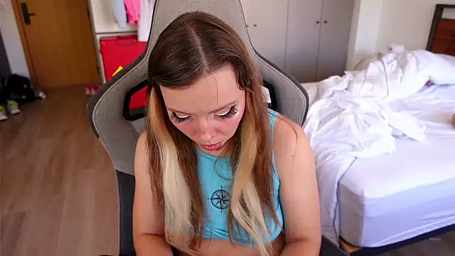 Ayra Lust online show from 7, 2, 2026