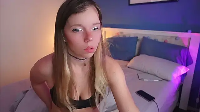 Ayra Lust online show from 4, 4, 2026