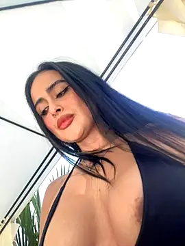 Alexandra duque online show from 17, 10, 2025