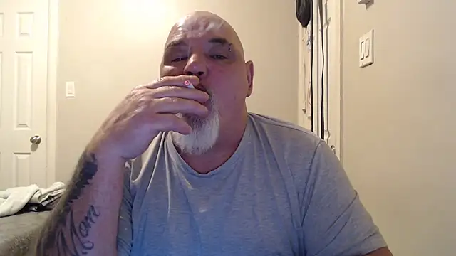 Snapshot of Newfiesausage1972 chatting on 6, 2, 2025 Newfiesausage1972 online show from 6, 2, 2025