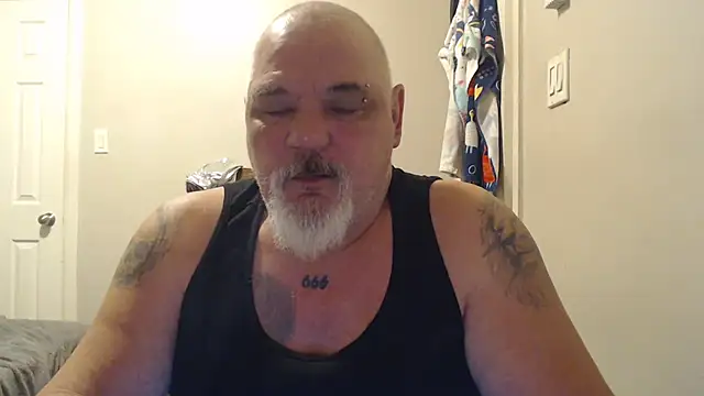 Snapshot of Newfiesausage1972 chatting on 18, 2, 2025 Newfiesausage1972 online show from 18, 2, 2025