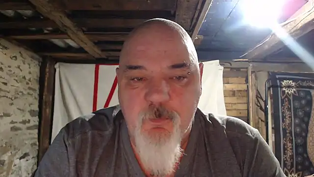 Newfiesausage1972 online show from 17, 1, 2026