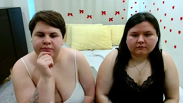 BeckyAndHellen online show from 17, 10, 2025