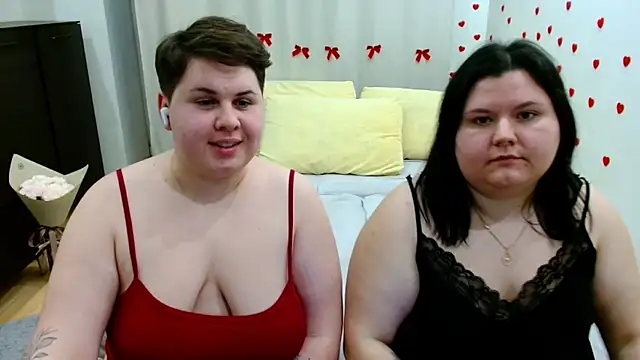 BeckyAndHellen online show from 2, 12, 2025